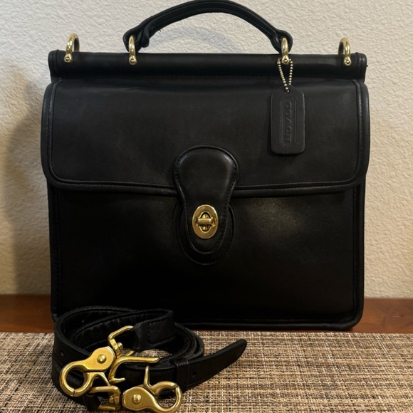 Coach Handbags - Vintage Coach Black Willis Bag 9927